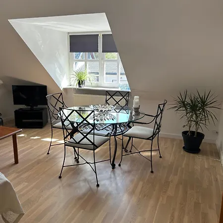 Cozy With Free Parking In Sleeps 4 وارسو